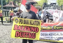 Ratusan Nasabah BKK Klaten Geruduk Pemkab, Tuntut Tanggungjawab Kepala Daerah