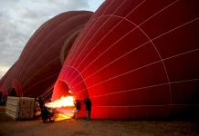 Proses Balon Udara Dapat Mengembang dan Terbang