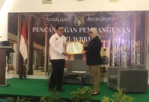 KPKNL Surakarta Beri Penghargaan Mitra Pengelola Aset Terbaik