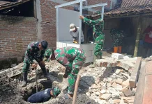 Senyum Sumringah Mbah Sukarni, Akhir Penantian Panjang Memiliki Jamban Sendiri