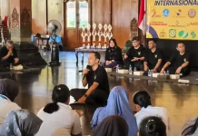 Buruh Solo Tuntut Upah Layak Berdasarkan KHL dan Keluhkan Aturan Cipta Kerja