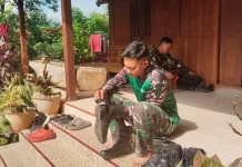 Disiplin tanpa Batas, Prajurit Satgas TMMD Sragen Tetap Tampil Rapi di tengah Tugas