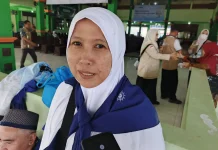 Kisah Peni Septiana, Menanti 13 Tahun Demi Berhaji Bersama Sang Ibu