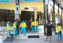 Takmir Masjid Juanda Apresiasi Aksi Bersih Satgas TMMD dan Siswa SD