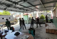 Warga Sragen Terima Bantuan 460 Dus Keramik dari Pangdam Diponegoro