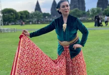 Menua dengan Anggun, Kisah Sri Lestari dan Semangat "Sekar Melati Banyumili"