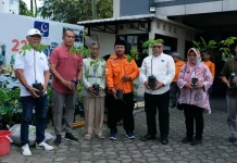 Penghijauan-Ketahanan Ekonomi, Abdul Kharis dan BPDAS Salurkan 30 Ribu Bibit Pohon