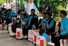 Unik! Nguri-uri Budaya, Kloter 40 Asal Kabupaten Jepara Menggunakan Blangkon