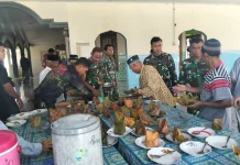 Pengajian dan Hidangan Tradisional Warnai Pengabdian Satgas TMMD di Tengah Desa
