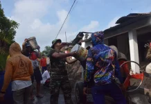 Karya Bakti Korem 074 Warastratama, Sasar Panti Asuhan Mulyaning Ati Karanganyar