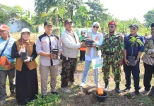 Milad ke-94, Pemuda Muhammadiyah Solo Hijaukan DAS Bengawan Solo