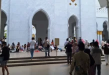 Libur Panjang, Kunjungan ke Masjid Sheikh Zayed Tembus 20.000 Orang Perhari