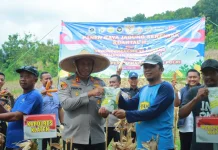 Polres Klaten Panen Raya Jagung dan Salurkan Baksos di Lahan Perhutani
