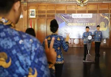 Ambil Sumpah PNS Baru, Respati Ingatkan Loyal kepada Masyarakat