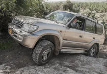 Benarkah Mobil FWD Lebih Kuat Nanjak saat Mundur?