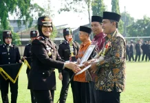 Satkamling Aktif, Warga Sragen Raih Penghargaan Kapolres
