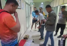 Bayi Dalam Kardus Ditemukan Selamat di Teras Rumah