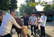 Polres Wonogiri Bagikan Daging Kurban Untuk Ponpes