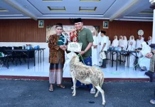 Usai Salat Id, Polres Karanganyar Sembelih 9 Sapi dan 12 Kambing