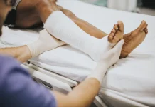 Bahaya Pijat Urut saat Mengalami Patah Tulang