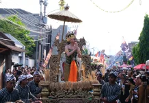 Dewi Sri dan Memedi Sawah Meriahkan Kirab Bhinneka Gandekan 2026