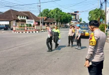 Terobos Lampu Merah, Pelajar Picu Kecelakaan di Simpang Ponten