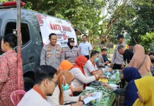 Sambut HUT Bhayangkara ke-80, Polres Sukoharjo Gelar Screening TB, CKG dan Baksos