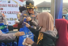 Hanya 30 Menit, 200 Paket Sembako Murah Polres Sragen Habis Diserbu Warga