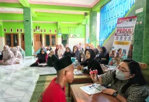 Jelang Hari Bhayangkara ke-80, Polres Karanganyar Bakti Kesehatan di Ponpes Ilyas