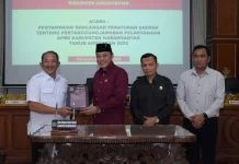 Serahkan Laporan APBD, Bupati Karanganyar Evaluasi Mutu Pelayanan Publik