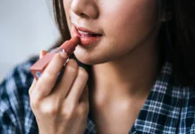 Benarkah Bibir Terlihat Menipis Seiring Bertambahnya Usia?