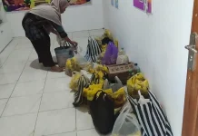 Minyak Goreng Berbau Solar, Warga Gading Sragen Datangi Kantor Desa, Tukar Bantuan