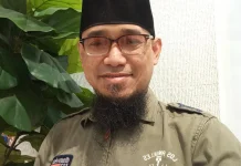 Pengisi "Siraman Rohani Islam" RRI Surakarta Terima Penghargaan dari SWCW Inggris