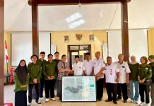 Mahasiswa Geografi UMS Serahkan Peta Desa Waru, Perkuat Pembangunan Berbasis Data