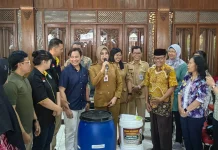 Gereja Santo Petrus Purwosari Bantu Komposter untuk Warga Punggawan