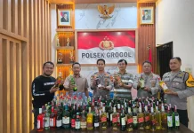 Operasi Pekat, Polsek Grogol Sita 175 Botol Miras
