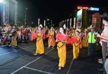 Puluhan Ribu Warga Saksikan “Sukoharjo Night Carnival” di Solo Baru