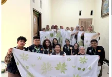 Tingkatkan Inovasi Produk Lokal, KKN UNS Gelar Pelatihan Buat Sarung Ecoprint