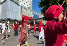 Mercure Solo Gelar Zumba Berkebaya Peringati Hari Kebaya Nasional