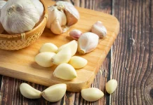 Apa Manfaat yang Diperoleh dari Makan Bawang Putih Mentah?