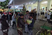 Sehari Jelang Grebeg Jatinom, Dua Gunung Apem Dikirab menuju Komplek Masjid Gede