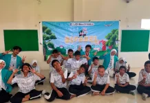 UMS Perkuat Kemandirian Siswa Difabel lewat Pelatihan Fotografi Produk Digital