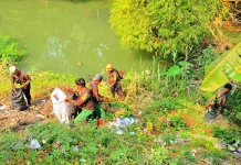Implementasikan Program DPP, Demokrat Sragen Gelar Bersih-Bersih Sungai Garuda