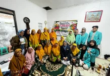 Tim Pengabdian Kesmas FIK UMS Dampingi Pos Lansia Aisyiyah Joyatakan Solo
