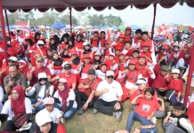Meriahkan HUT Ke-81 RI, Ribuan Warga Mojogedang Ikuti Jalan Sehat