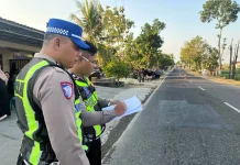 Gagal Jaga Jarak Aman, Dua Pengendara Motor Tabrakan Terluka Parah