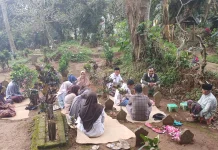Menapak Jejak Leluhur Melalui Tradisi Ziarah Kubur yang Sarat Makna