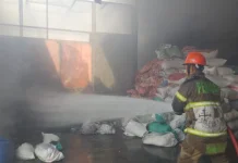 Pabrik Biji Plastik Surakarta Terbakar, Diduga karena Tersangkut Layangan