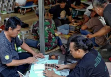 FSRD ISI Surakarta Dorong Daya Saing Pengrajin Sangkar Burung