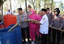 Polres Sukoharjo Salurkan 32 Ribu Liter Air Bersih ke Warga Kedungjambal